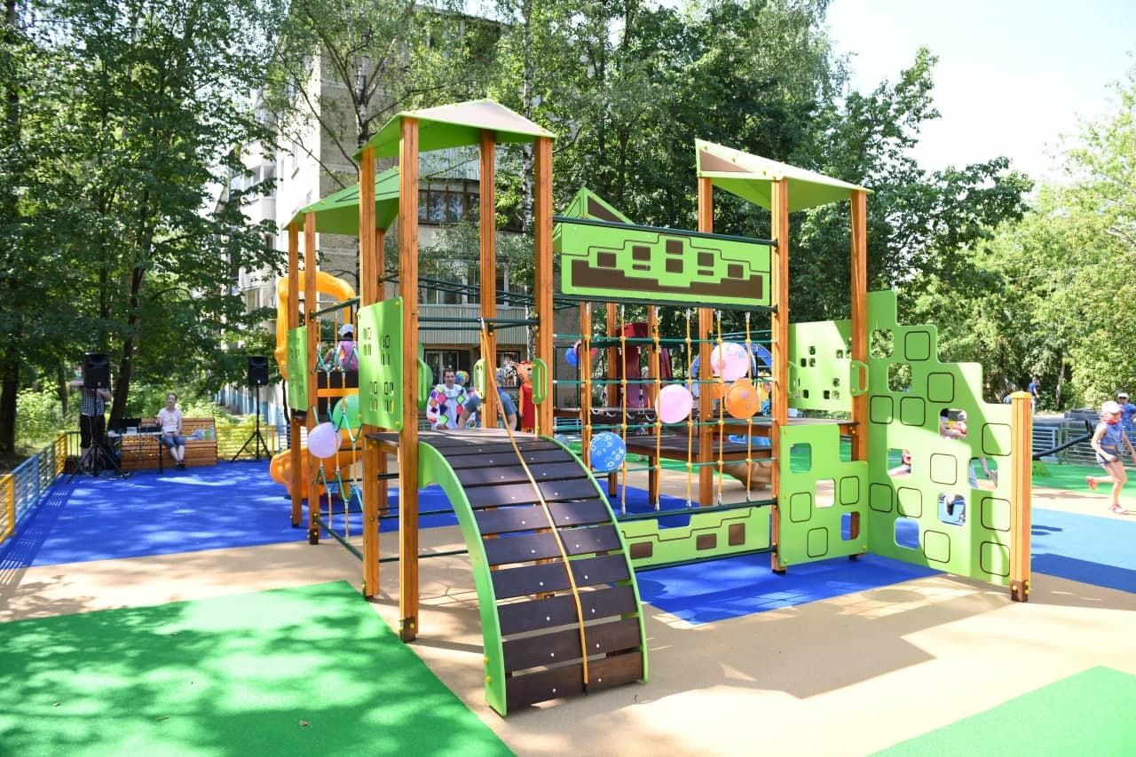Губернаторскую детскую площадку открыли в микрорайоне Дмитрова4